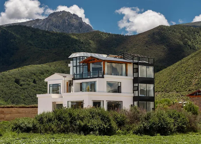 Miyinxianye Snow Mountain Makino Migratory Bird Viewing B&B Napa Sea Scenic Area Branch
