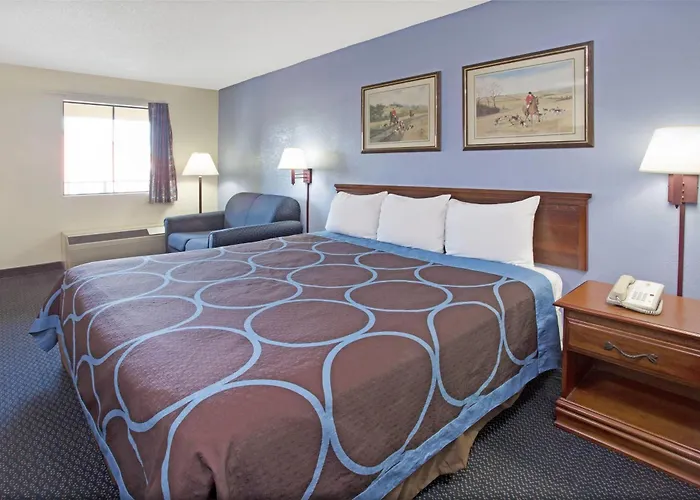 Super 8 By Wyndham Suwanee