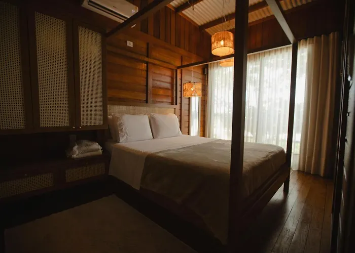 Ilha Do Mel Lodges