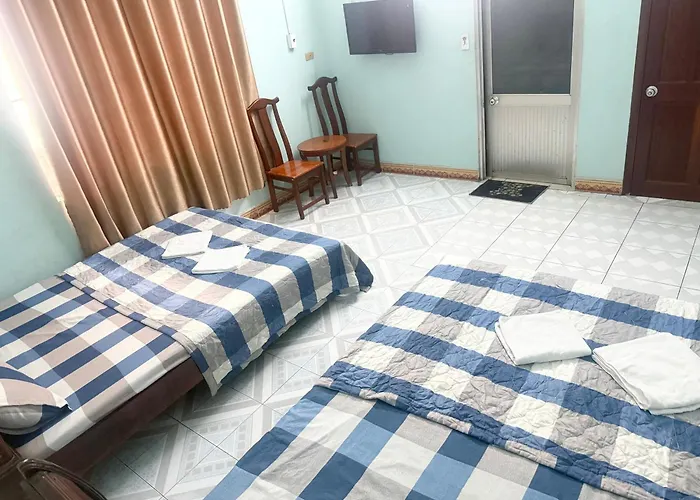 Happy Motel