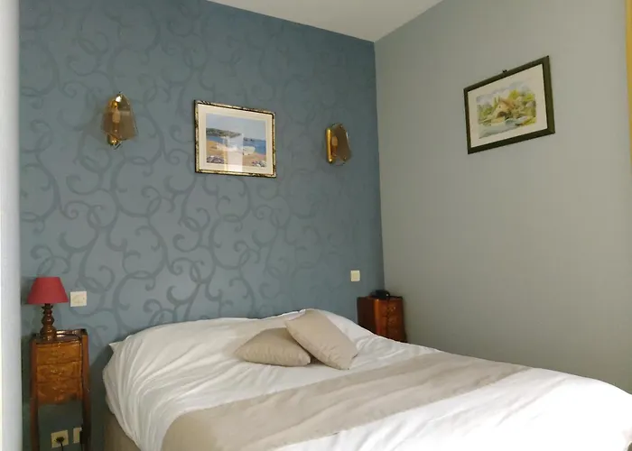 Hostellerie Saint Martin- Logis Hotel Et Restaurant