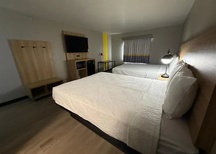 Super 8 By Wyndham Richfield Cleveland