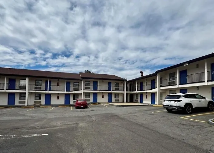 Budget Host Inn- Medical Center