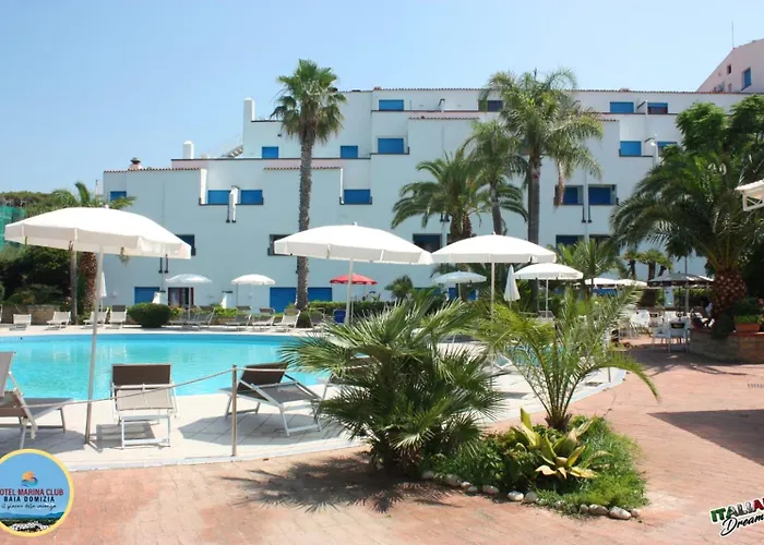 Marina Club Hotel