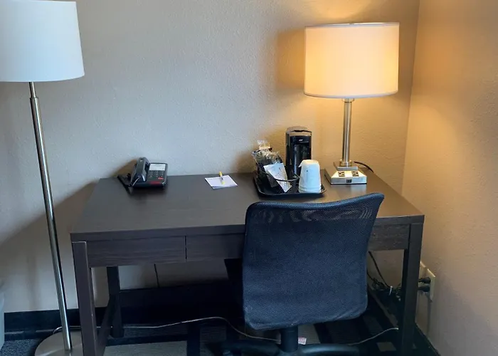 Days Inn By Wyndham Watertown