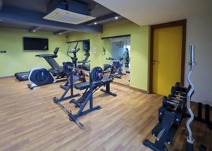 Royal Plaza Suites By Rak Rooms, Mangaluru
