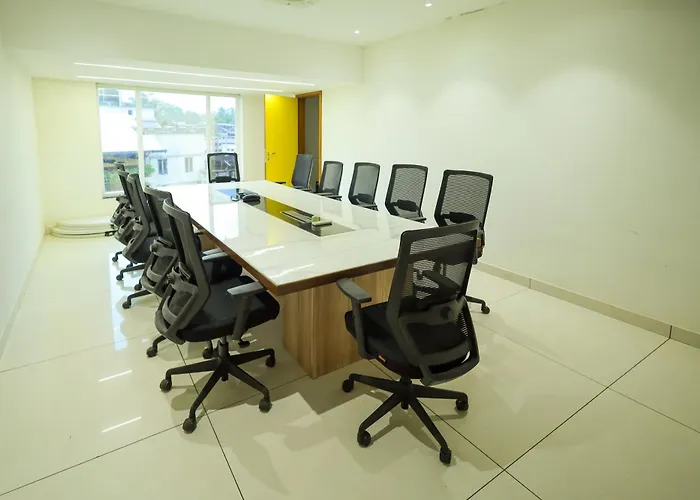 Royal Plaza Suites By Rak Rooms, Mangaluru
