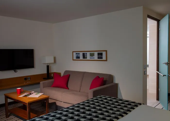 Lodge At Bristol