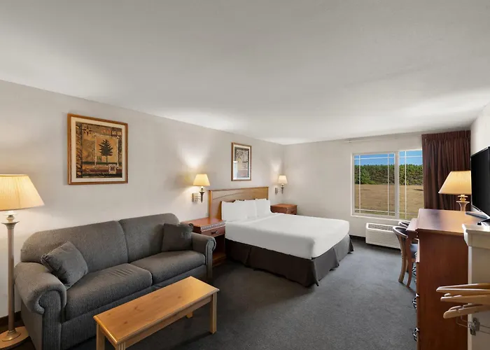 Rodeway Inn & Suites Tomahawk