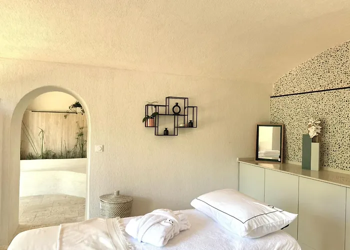 Chateau Pimo