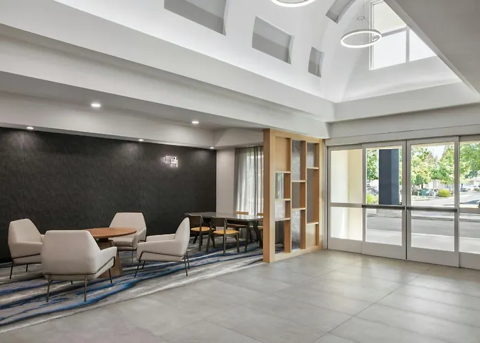 Fairfield Inn & Suites Oakland Hayward