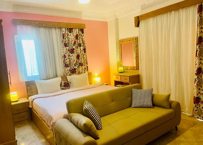Jewel Howard Carter Hotel
