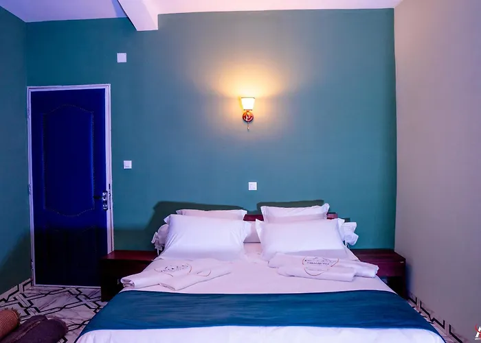Cleo Hotel-Restaurant