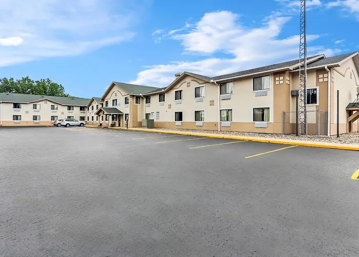 Quality Inn & Suites Howe - Sturgis