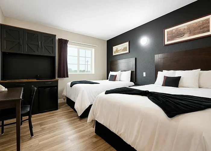 Hotel Dilley Grand