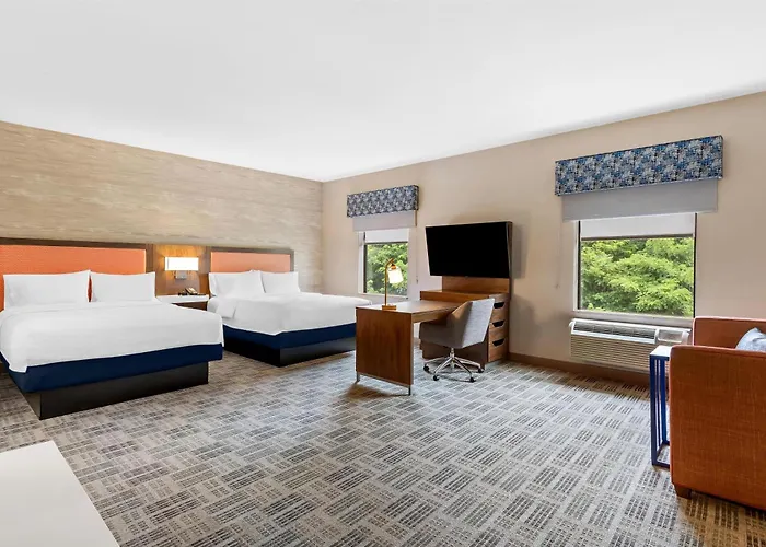Hampton Inn & Suites Grove City