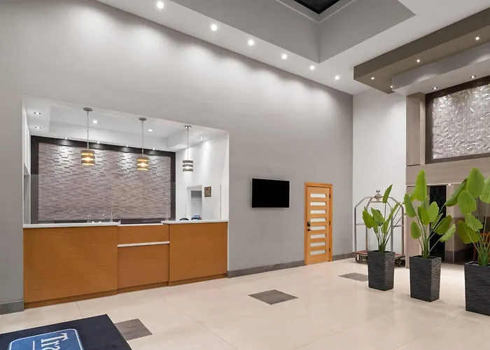 Travelodge Inn & Suites By Wyndham Anaheim On Disneyland Dr