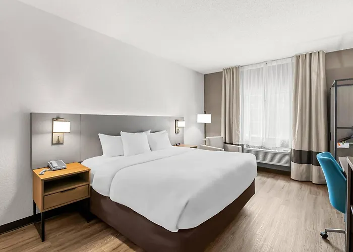 Comfort Inn & Suites Bellevue - Omaha Offutt Afb