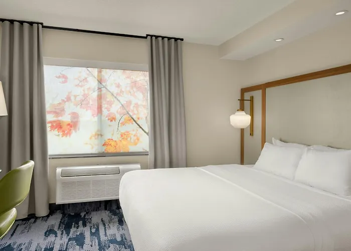 Fairfield Inn & Suites Bloomington