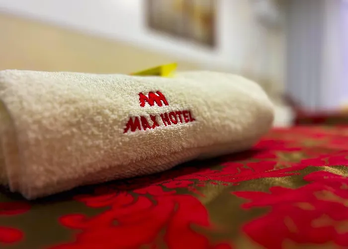 Max Hotel