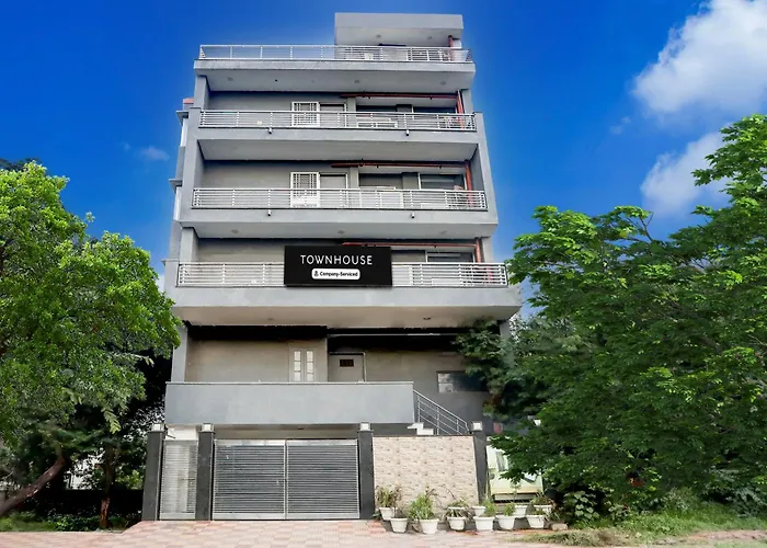 Townhouse Rohini Sector 24