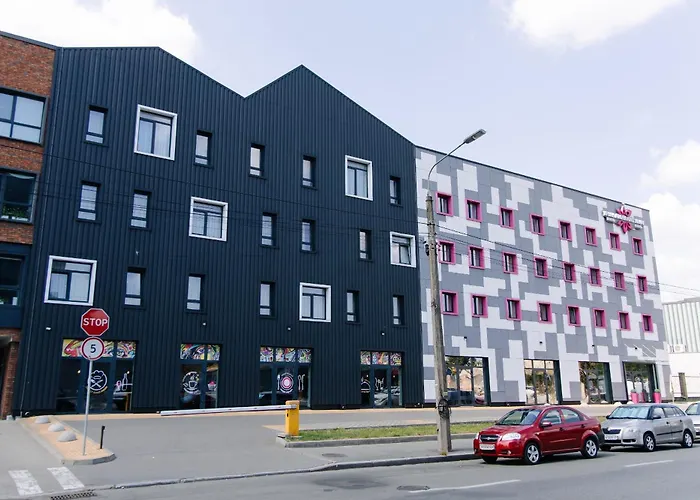 Укриття-Shelter Amarant Urban Hotel By Chm