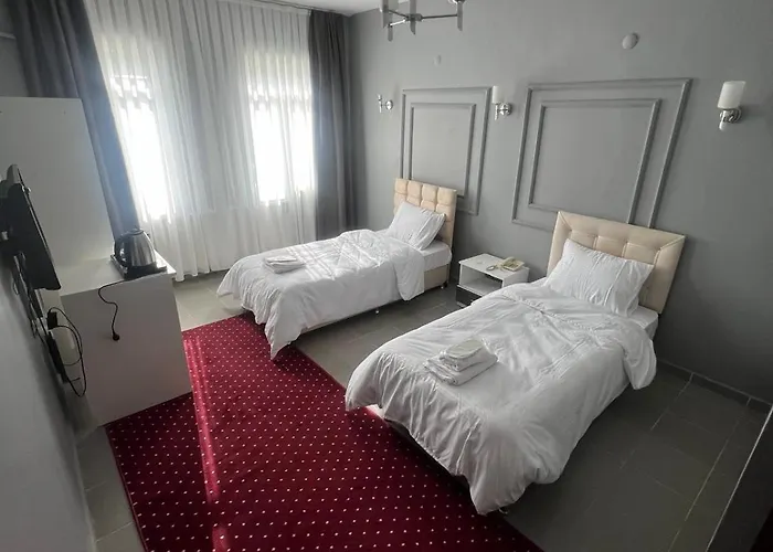 The Hilltop Otel