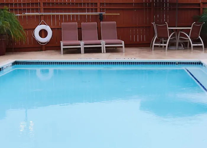 Best Western Plus Hobby Airport Inn & Suites