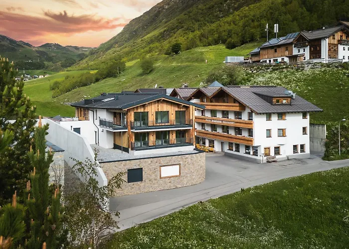 Die Sabine & Dein Hotel In Galtuer