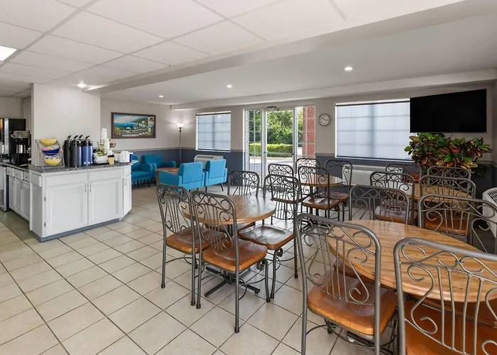 Days Inn By Wyndham Mountain Home