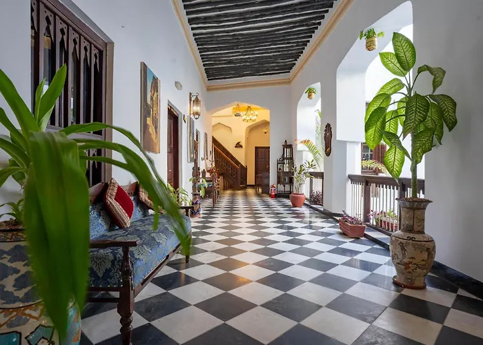 Dhow Palace Hotel