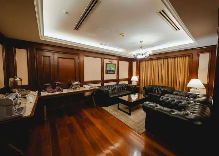 Royale Chulan The Curve