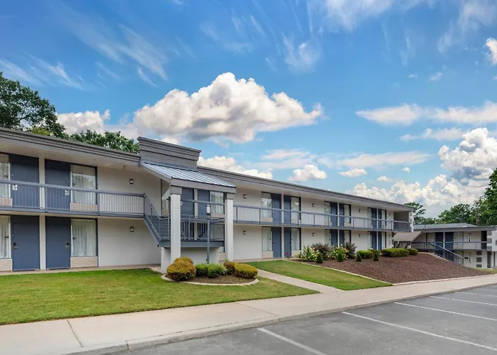 Clarion Pointe Morrow - Atlanta South