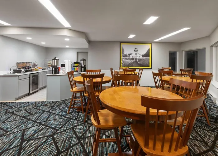 Super 8 By Wyndham Traverse City
