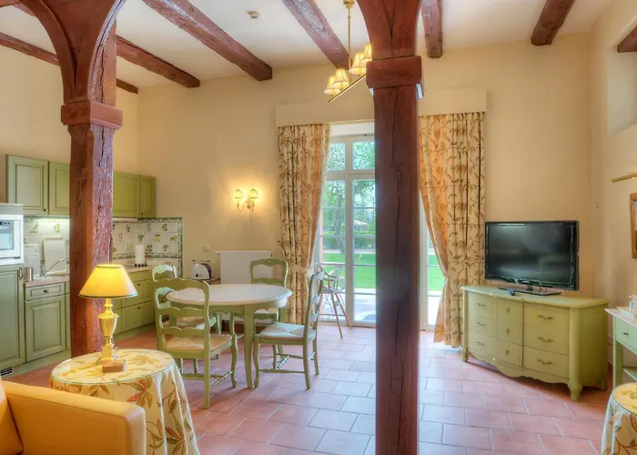 Urlaubsresidenz Marstall und Kanzlei im Schlossensemble