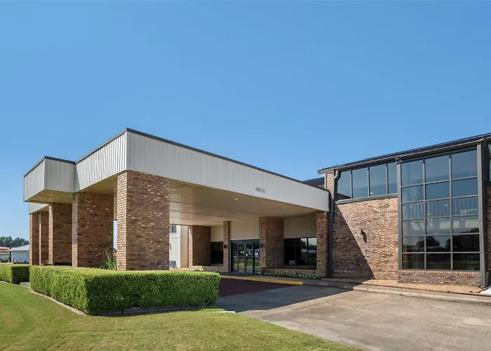 Surestay Plus Hotel By Best Western Greenwood