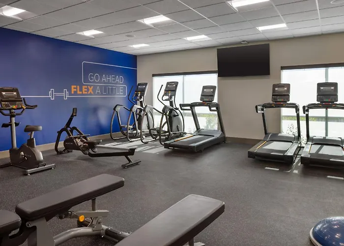 Holiday Inn Express & Suites Fresno Airport By Ihg