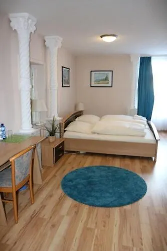 Hotel Mina