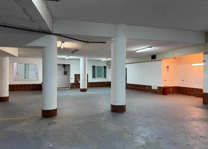 Damavi Hotel