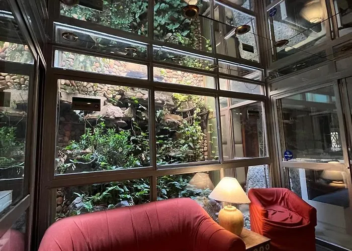 Ahm Hotel