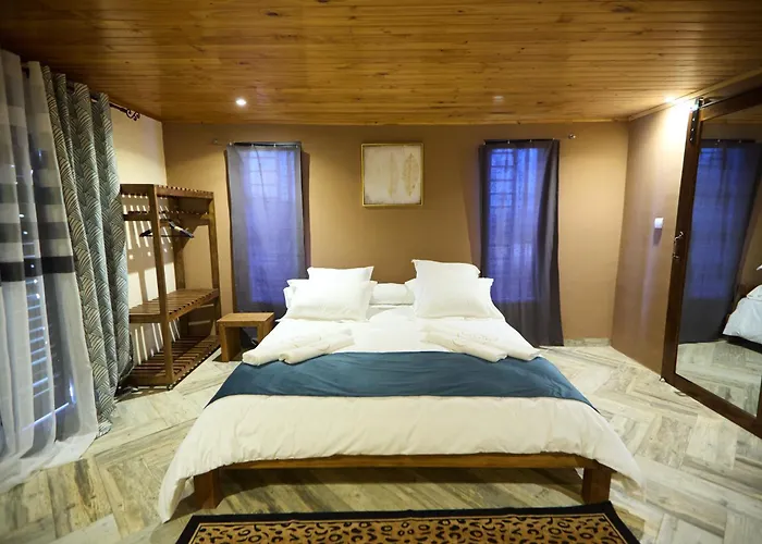 Cleo Hotel-Restaurant