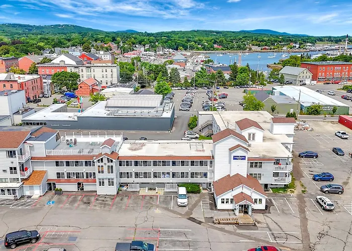 Harborline Hotel