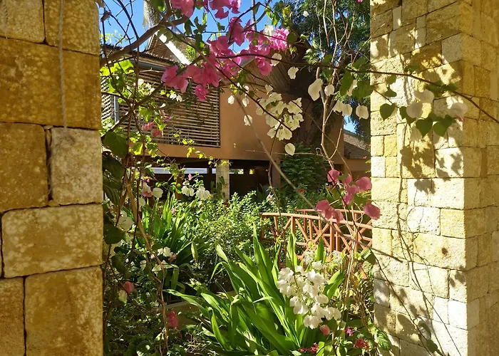 Oasis Kemba Hotel-Restaurant-Bar