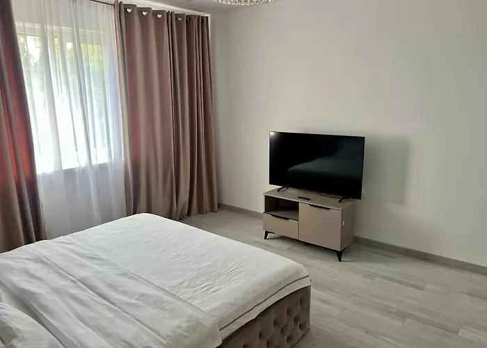 Deluxe Apartments & Studio With Many Facilities