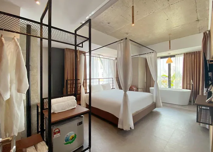 Check Inn Phnom Penh Royal Palace