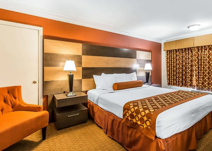 Rodeway Inn & Suites Canyon Lake-Menifee West