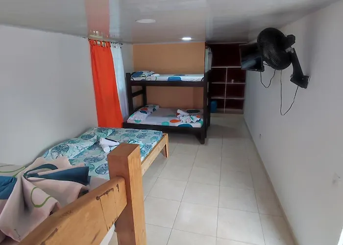 Encatador Hotel En Ladrilleros