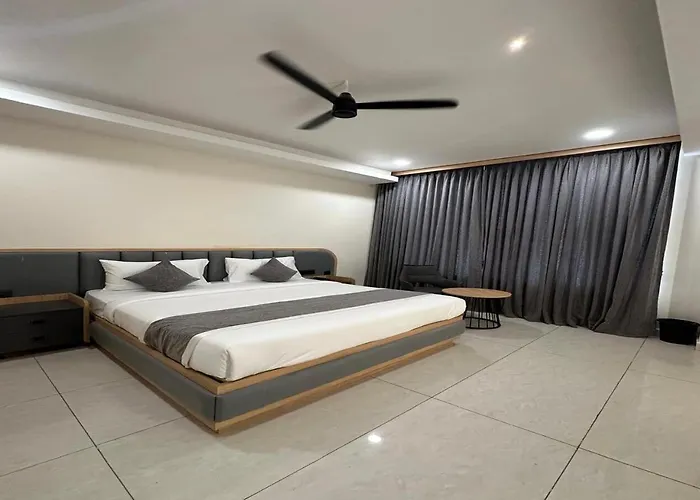 Aditi Hotel And Banquets