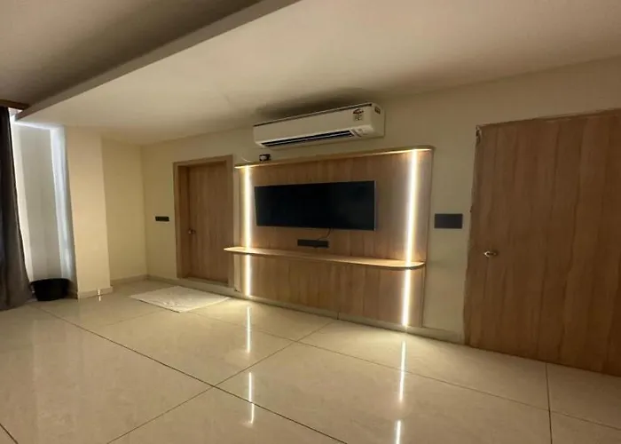 Aditi Hotel And Banquets