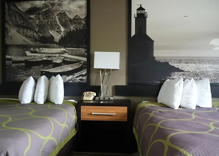 Watseka 24 Inn & Suites
